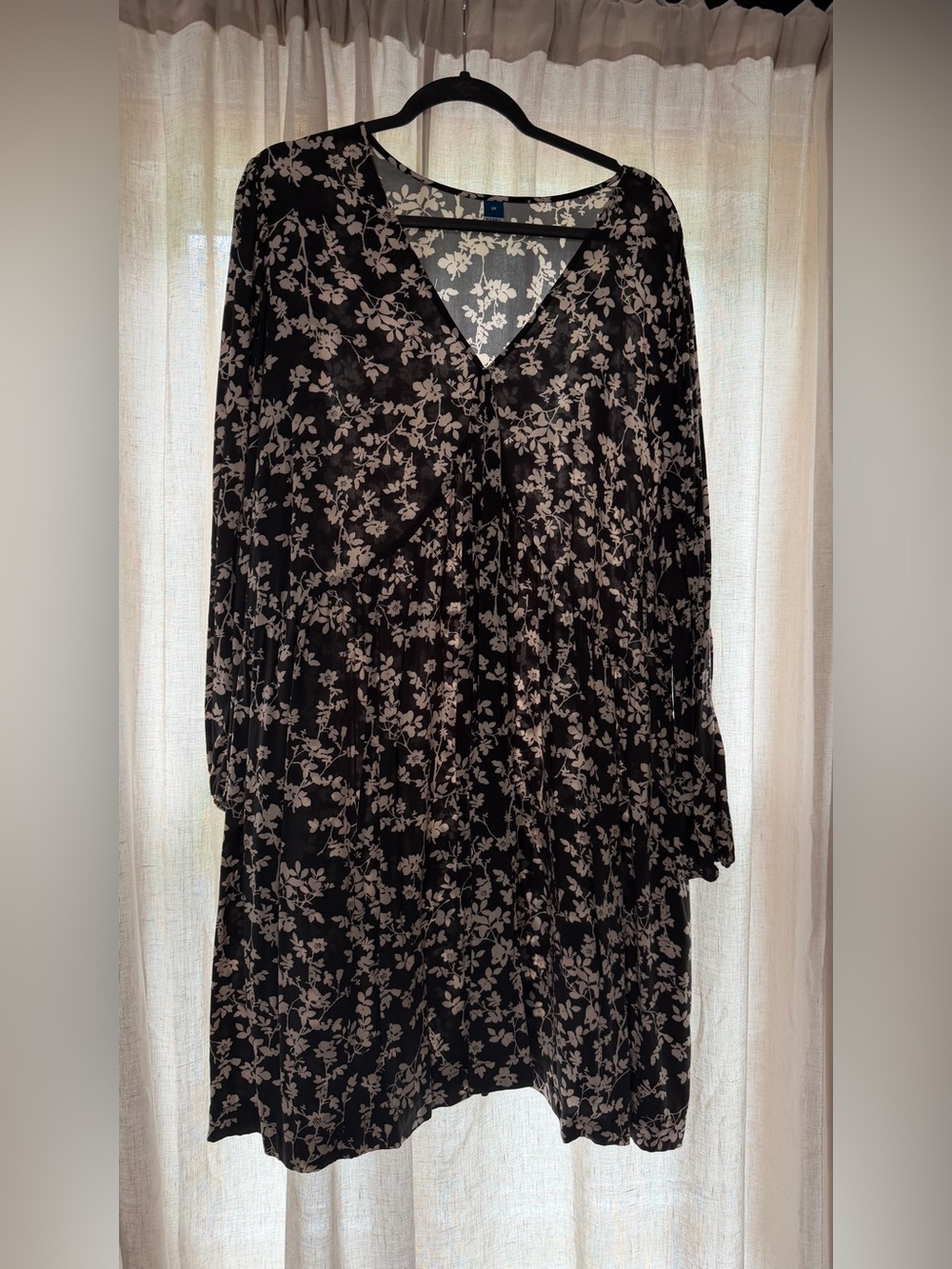 Old Navy Floral V-Neck Long Sleeve Dress
